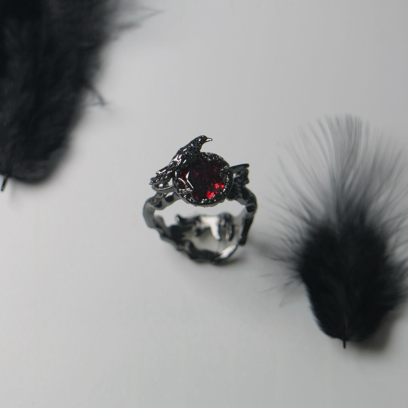 Chicisa Mephisto Crow Ring