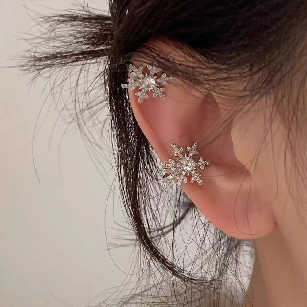 Zayne Snowflake Ear Clips