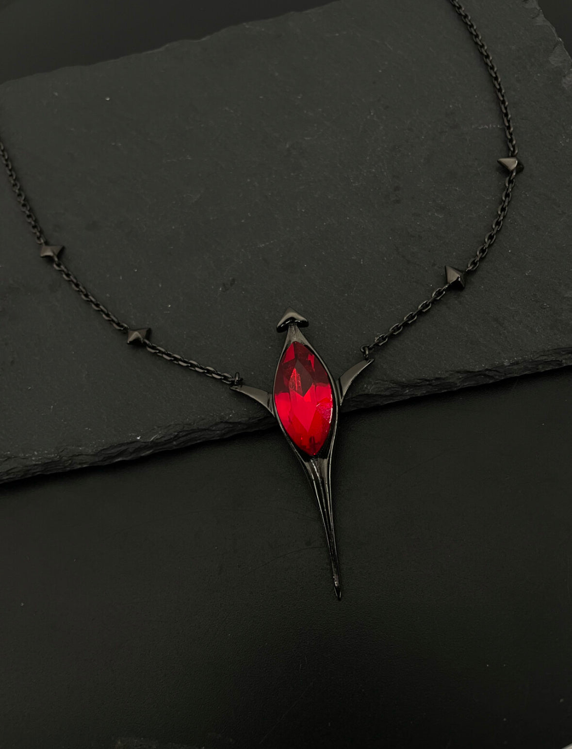 Sylus: Where Drakeshadows Fall Necklace